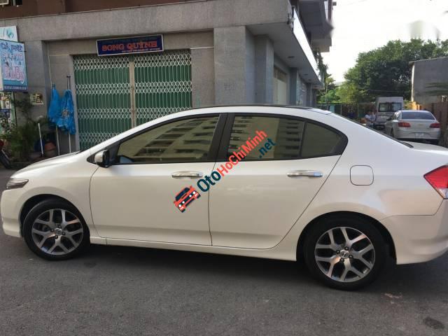 Loạt xe sedan cũ tầm giá 300 triệu đồng nên mua