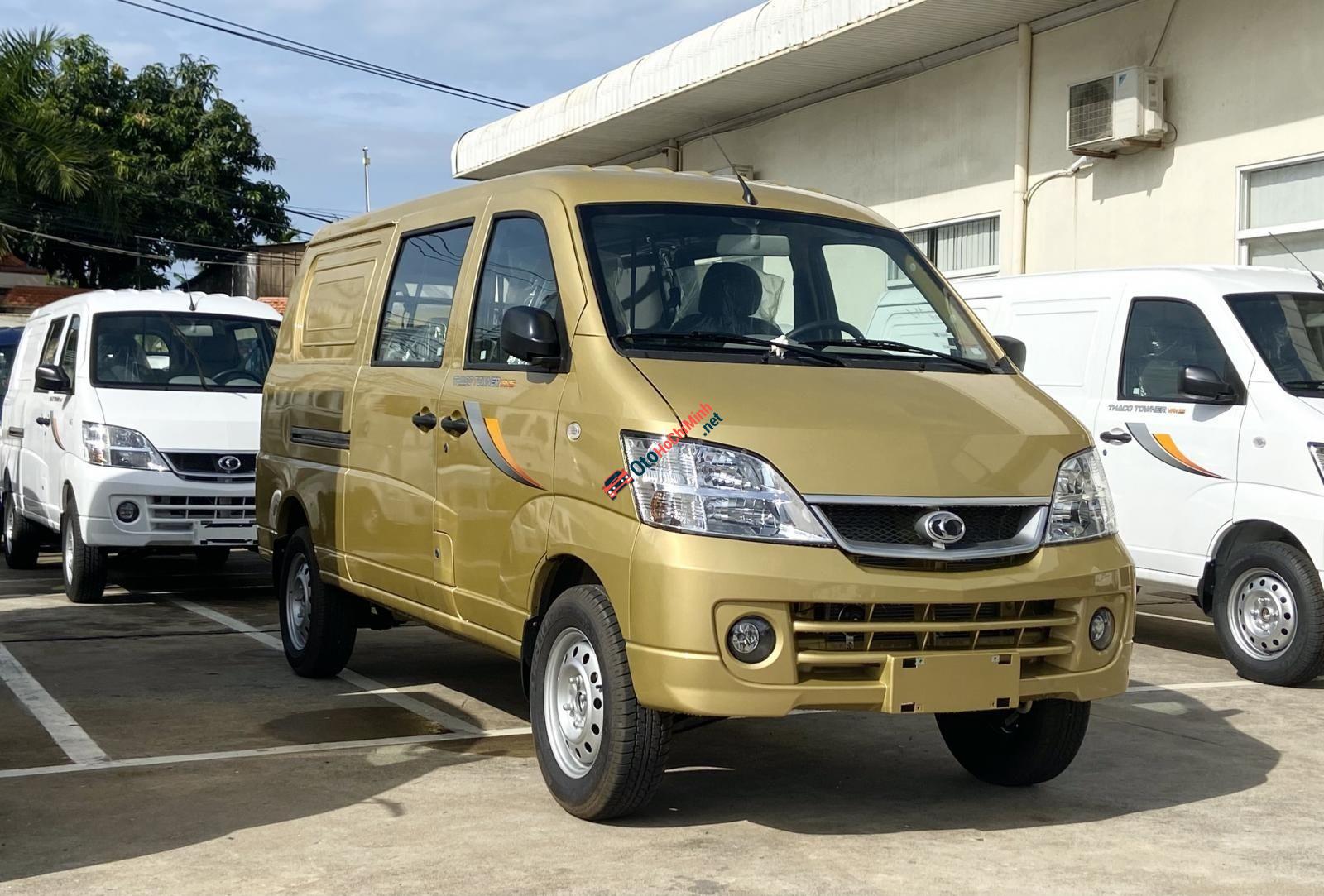 Xe Thaco Towner Van 5 chỗ - 750kg sx 2022, chạy giờ cao điểm trong thành phố