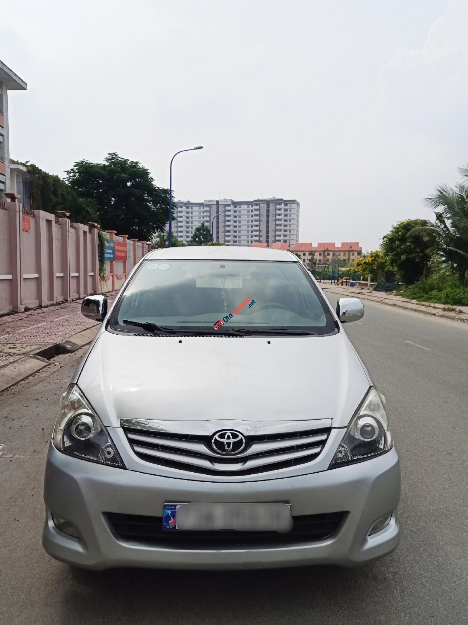 dungpt83 bán xe MPV TOYOTA Innova 2010 màu Bạc giá 315 triệu ở Hà Nội