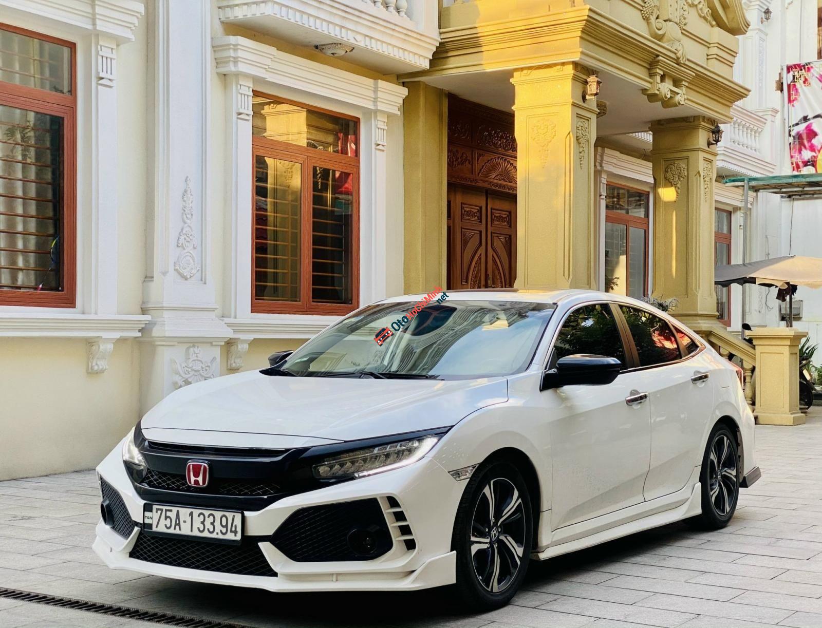 Cận cảnh Honda Civic 2018 phiên bản 18 vừa về Việt Nam giá dự kiến 750  triệu  Autozonevn