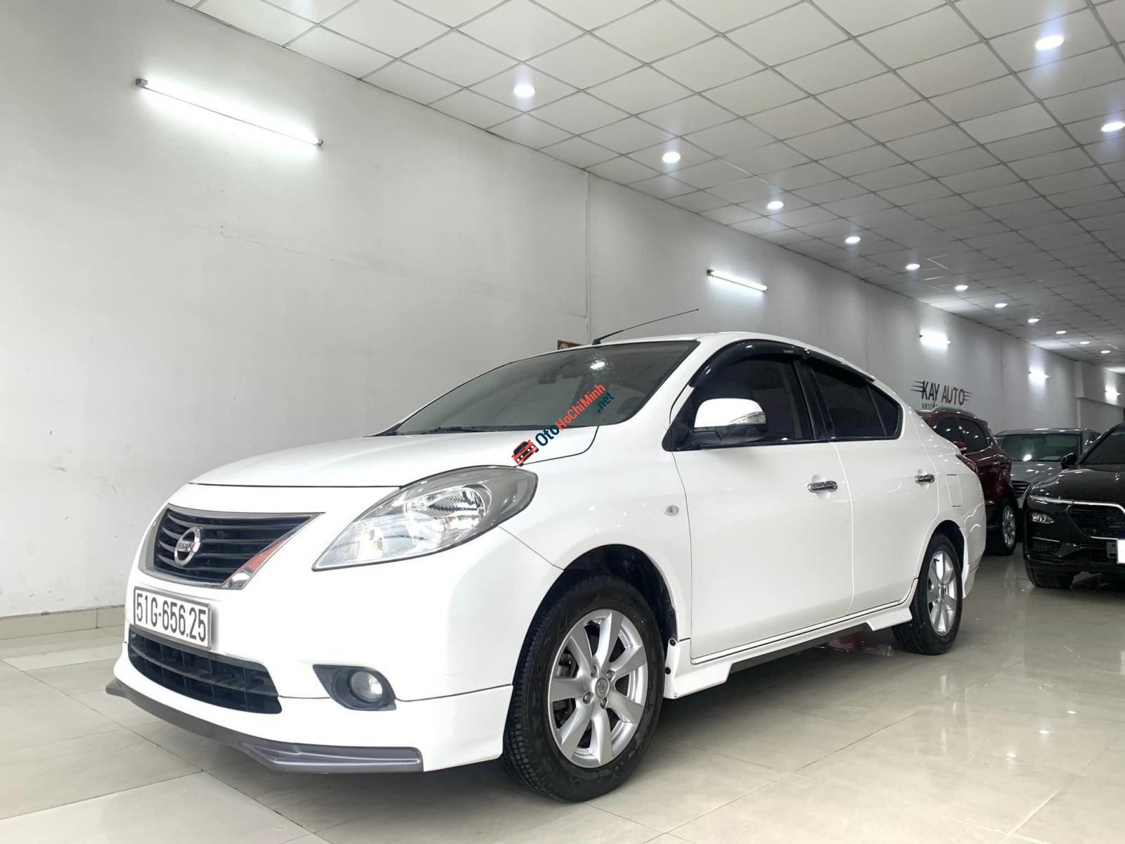 New Nissan Sunny Photos Prices And Specs in Bahrain