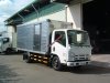 Isuzu NQR 2017 - Bán xe tải 4x2 Isuzu NQR75L thùng kín 5m7 có bửng nâng giá rẻ giao ngay