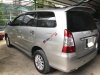 Toyota Innova V 2012 - Bán xe Toyota Innova V 2012, màu bạc, biển TP, giá thương lượng, hỗ trợ góp