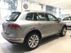 Volkswagen Touareg 2017 - Bán VW Touareg SUV giá tốt nhất toàn quốc, hỗ trợ vay 85% - 090.364.3659