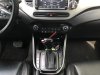 Kia Rondo AT 2017 - Cần bán Kia Rondo model 2017 màu vàng cát