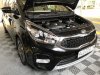 Kia Rondo GAT 2017 - Bán Kia Rondo GAT 2.0AT màu đen VIP máy xăng, số tự động, sản xuất 2017 mẫu mới đi 33000km