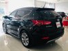 Hyundai Santa Fe 2015 - Cần bán lại xe Hyundai Santa Fe năm 2015, màu đen giá tốt xe còn mới nguyên
