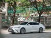 Lexus ES 250 2018 - Cần bán lại xe Lexus ES 250 F-Sport năm sản xuất 2018, màu trắng