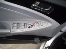 Hyundai Sonata Y20 2011 - Bán Hyundai Sonata Y20 đời 2011, màu bạc, nhập khẩu  