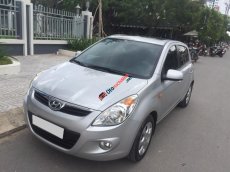 Hyundai i20 1.4 2014 - Nhà mình cần bán xe Hyundai i20 1.4AT 2014 màu bạc nhập khẩu Ấn Độ