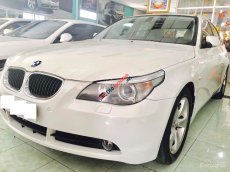 BMW 5 Series 525i 2005 - BMW 525i trắng Camay, giá yêu thương 390tr