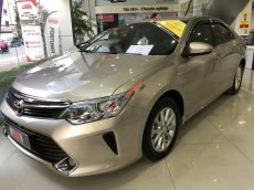 Toyota Camry E 2015 - Bán Toyota Camry E đời 2015, màu vàng