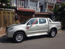 Toyota Hilux E 2014 - Chính chủ bán Toyota Hilux E 2014, màu bạc