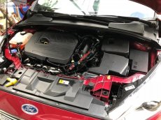 Ford Focus Titanium 2016 - Cần bán gấp Ford Focus Titanium sản xuất 2016, màu đỏ ít sử dụng 