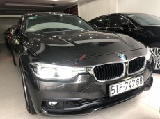 BMW 3 Series 320i 2016 - Bán BMW 320i sản xuất 2016 nâu nội thất kem, xe đẹp đi đúng 12.000km cam kết xe không lỗi bao kiểm tra hãng