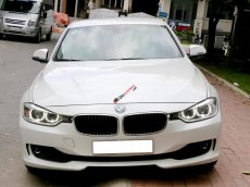 BMW 3 Series 320i 2012 - Bán xe BMW 3 Series 320i năm 2012, màu trắng, nhập khẩu biển TP. HCM