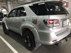 Toyota Fortuner G 2015 - Bán xe Toyota Fortuner G đời 2015, màu bạc chính chủ
