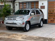 Toyota Fortuner  V   2009 - Bán xe Toyota Fortuner V đời 2009, màu bạc, giá tốt