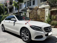 Cần bán gấp Mercedes C200 đời 2016, màu trắng còn mới