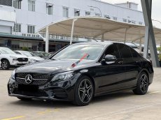 Bán xe Mercedes-Benz C300 AMG năm 2020, màu đen, còn bảo hành hãng đến 12/2024