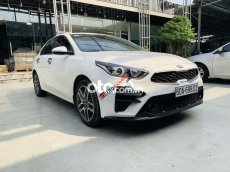 Cần bán xe Kia Cerato 1.6AT năm 2019, màu trắng, giá chỉ 575 triệu