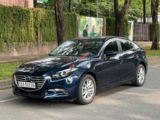 Cần bán gấp Mazda 3 sản xuất năm 2018, màu xanh lam xe gia đình