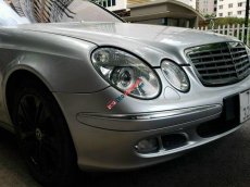 Mercedes-Benz E200 2006 - Màu bạc