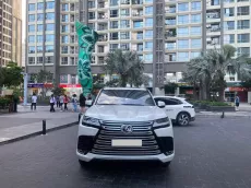 Lexus LX 600 07 chỗ  2023 - Bán Lexus LX600 7 chỗ, sản xuất 2023, lăn bánh 6 ngàn KM, mới 99,99%