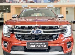 Ford Everest 2023 - Xe có sẵn giao ngay, kèm quà tặng cao cấp