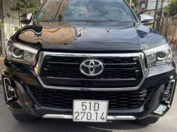 Toyota Hilux AT 2 cầu 4X4  2019 - Bán ô tô Toyota Hilux AT 2 cầu 4X4 2019, màu đen, 698 triệu