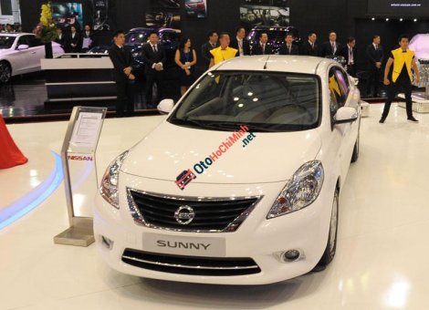 Nissan Sunny XV  2016 - Bán ô tô Nissan Sunny XV đời 2016, màu trắng