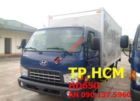 Thaco HYUNDAI HD500 2016 - TP. HCM Hyundai HD500 màu xanh lam, thùng kín tôn đen