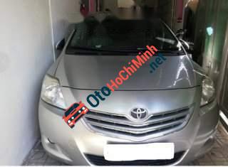 Toyota Vios G 2012 - Bán xe Toyota Vios G đời 2012, màu bạc xe gia đình