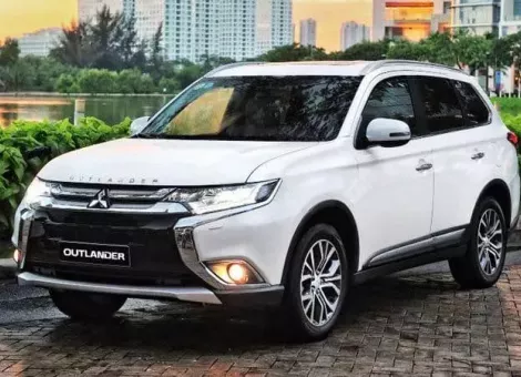 Mitsubishi Outlander 2016 - Chính Chủ Cần Bán Xe Mitsubishi Outlander 2016, nhập khẩu Nhật Bản, CVT 2.0, màu trắng, 5 chỗ.